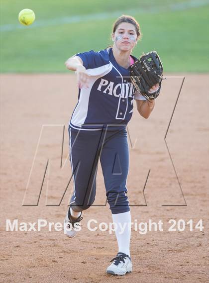 Thumbnail 3 in Pacifica vs King (CIF SS D1 Finals) photogallery.