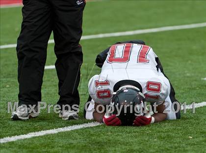 Thumbnail 2 in Hurricane vs. Juan Diego Catholic (UHSAA 3A Final) photogallery.