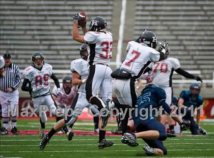 Thumbnail 1 in Hurricane vs. Juan Diego Catholic (UHSAA 3A Final) photogallery.