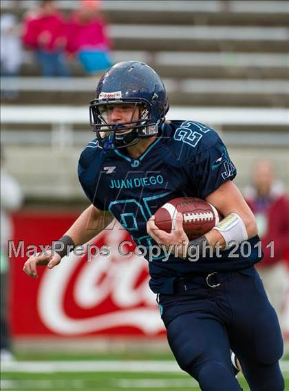 Thumbnail 2 in Hurricane vs. Juan Diego Catholic (UHSAA 3A Final) photogallery.