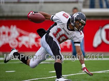 Thumbnail 2 in Hurricane vs. Juan Diego Catholic (UHSAA 3A Final) photogallery.