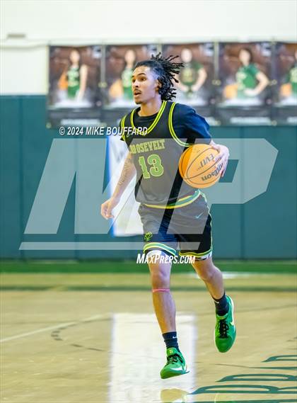 Thumbnail 2 in Roosevelt vs Oxnard (Santa Barbara Holiday Classic) photogallery.