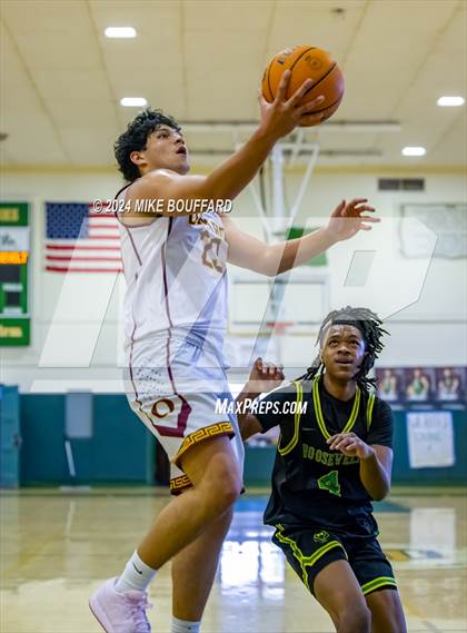 Thumbnail 2 in Roosevelt vs Oxnard (Santa Barbara Holiday Classic) photogallery.