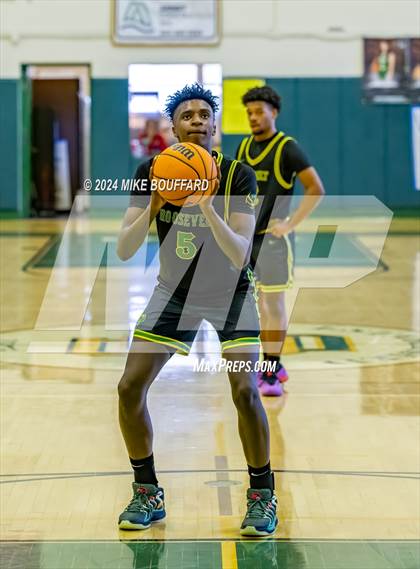 Thumbnail 2 in Roosevelt vs Oxnard (Santa Barbara Holiday Classic) photogallery.