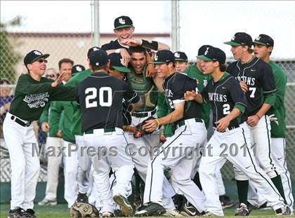 Thumbnail 2 in Heritage vs. De La Salle (CIF NCS D1 Semifinal) photogallery.