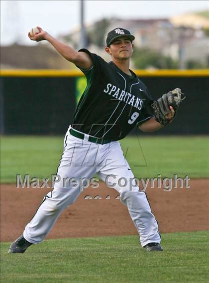 Thumbnail 2 in Heritage vs. De La Salle (CIF NCS D1 Semifinal) photogallery.