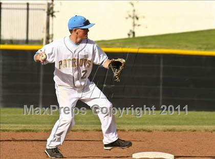 Thumbnail 3 in Heritage vs. De La Salle (CIF NCS D1 Semifinal) photogallery.