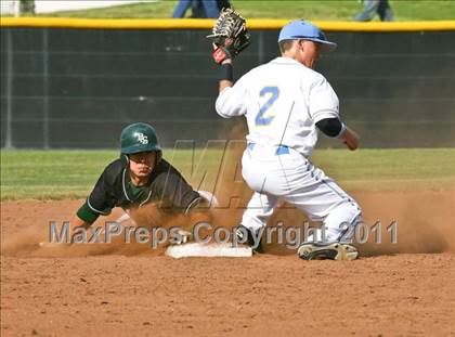 Thumbnail 3 in Heritage vs. De La Salle (CIF NCS D1 Semifinal) photogallery.