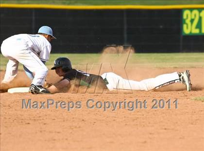 Thumbnail 3 in Heritage vs. De La Salle (CIF NCS D1 Semifinal) photogallery.