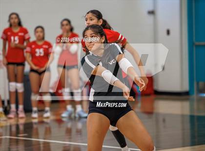 Thumbnail 1 in Village Christian vs. Los Alamitos (Durango Fall Classic) photogallery.