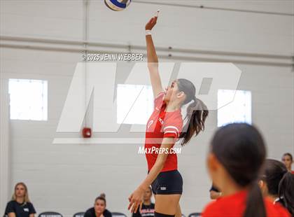Thumbnail 1 in Village Christian vs. Los Alamitos (Durango Fall Classic) photogallery.