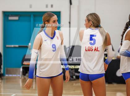 Thumbnail 1 in Village Christian vs. Los Alamitos (Durango Fall Classic) photogallery.