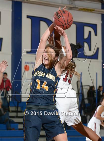 Thumbnail 3 in Nevada Union vs. West Campus (Dorothy Speck Memorial) photogallery.