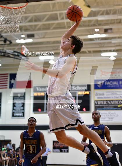 Thumbnail 2 in Stony Point @ Vandegrift photogallery.