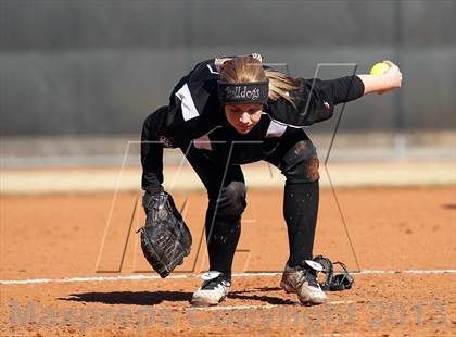 Thumbnail 2 in Van vs Royse City (Forney-North Forney Invitational) photogallery.