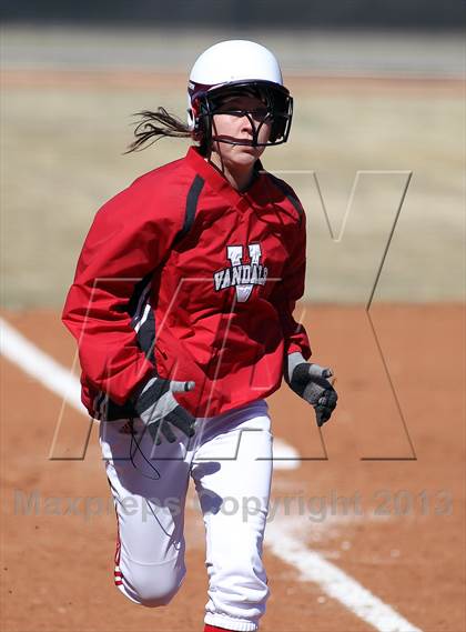 Thumbnail 2 in Van vs Royse City (Forney-North Forney Invitational) photogallery.