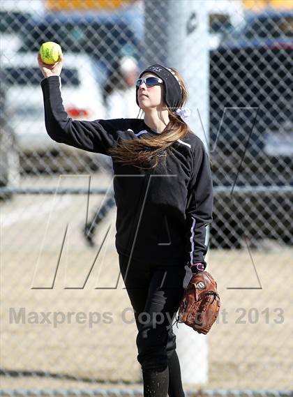 Thumbnail 3 in Van vs Royse City (Forney-North Forney Invitational) photogallery.