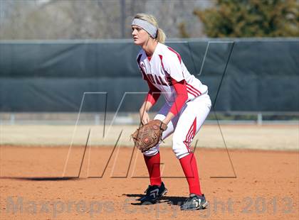 Thumbnail 3 in Van vs Royse City (Forney-North Forney Invitational) photogallery.