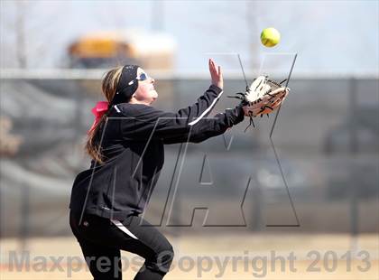 Thumbnail 3 in Van vs Royse City (Forney-North Forney Invitational) photogallery.