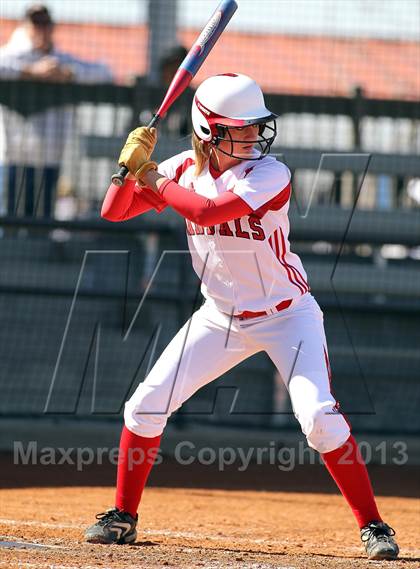 Thumbnail 2 in Van vs Royse City (Forney-North Forney Invitational) photogallery.