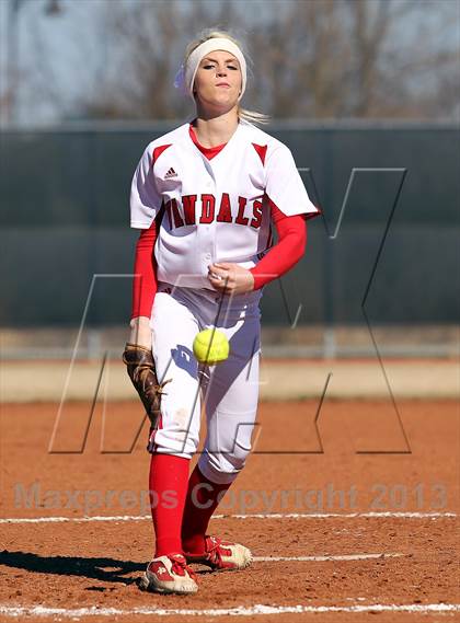 Thumbnail 2 in Van vs Royse City (Forney-North Forney Invitational) photogallery.