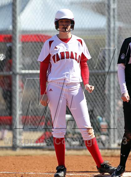 Thumbnail 2 in Van vs Royse City (Forney-North Forney Invitational) photogallery.