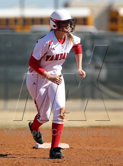 Thumbnail 1 in Van vs Royse City (Forney-North Forney Invitational) photogallery.