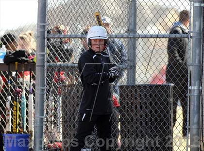 Thumbnail 1 in Van vs Royse City (Forney-North Forney Invitational) photogallery.