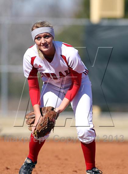 Thumbnail 2 in Van vs Royse City (Forney-North Forney Invitational) photogallery.
