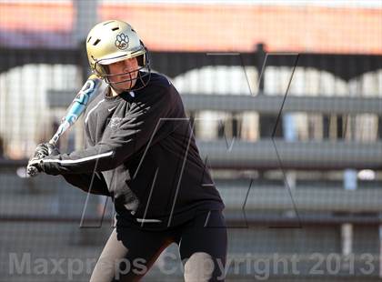 Thumbnail 2 in Van vs Royse City (Forney-North Forney Invitational) photogallery.