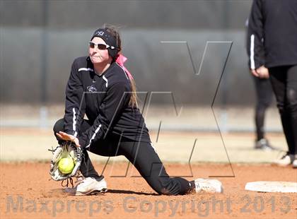 Thumbnail 1 in Van vs Royse City (Forney-North Forney Invitational) photogallery.