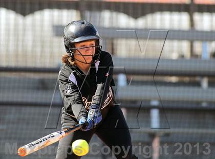 Thumbnail 3 in Van vs Royse City (Forney-North Forney Invitational) photogallery.