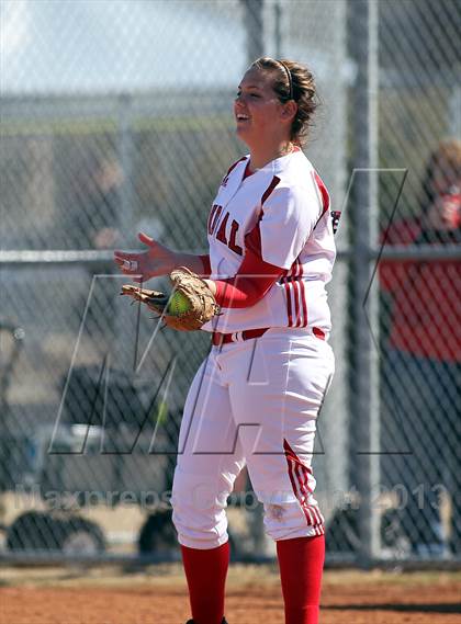 Thumbnail 3 in Van vs Royse City (Forney-North Forney Invitational) photogallery.