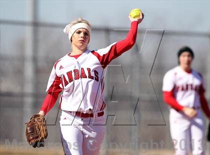 Thumbnail 2 in Van vs Royse City (Forney-North Forney Invitational) photogallery.