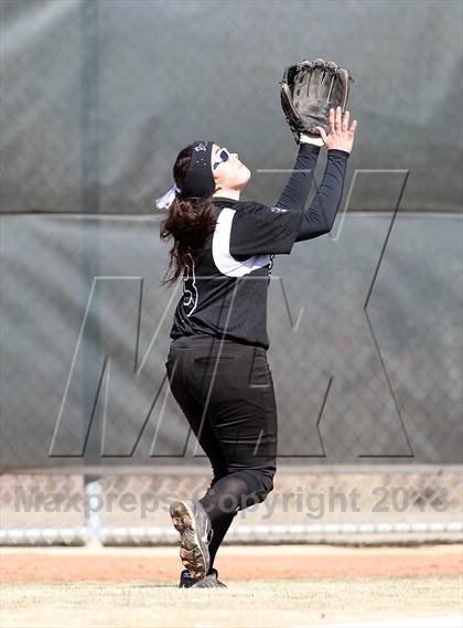 Thumbnail 1 in Van vs Royse City (Forney-North Forney Invitational) photogallery.