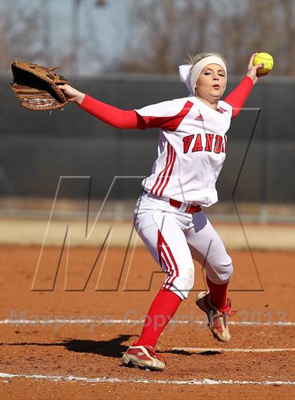 Thumbnail 1 in Van vs Royse City (Forney-North Forney Invitational) photogallery.