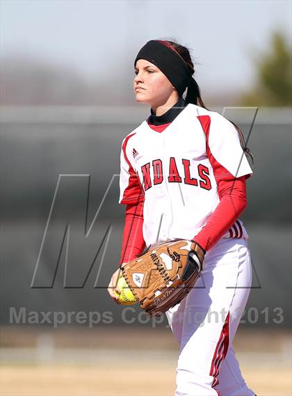 Thumbnail 3 in Van vs Royse City (Forney-North Forney Invitational) photogallery.
