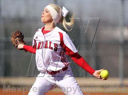 Thumbnail 2 in Van vs Royse City (Forney-North Forney Invitational) photogallery.