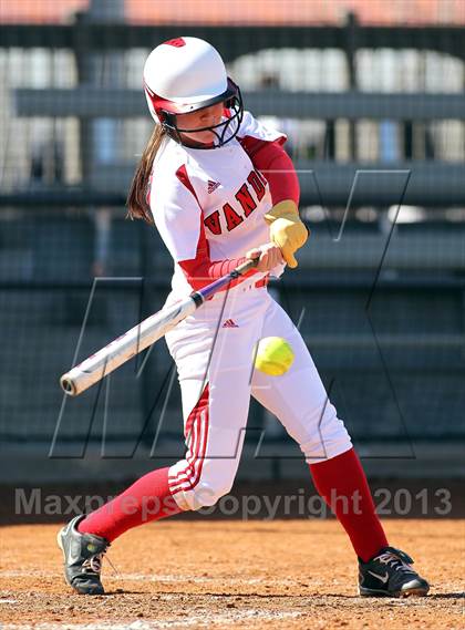 Thumbnail 3 in Van vs Royse City (Forney-North Forney Invitational) photogallery.