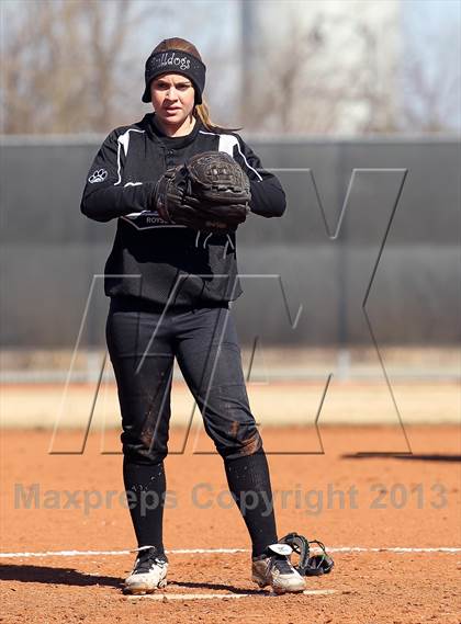 Thumbnail 3 in Van vs Royse City (Forney-North Forney Invitational) photogallery.