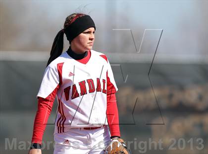 Thumbnail 2 in Van vs Royse City (Forney-North Forney Invitational) photogallery.