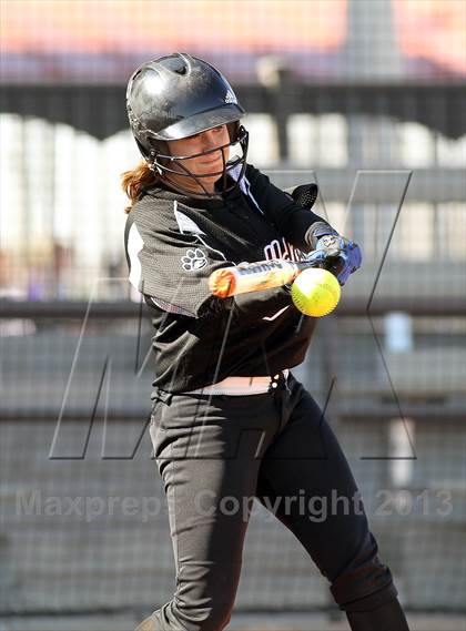 Thumbnail 1 in Van vs Royse City (Forney-North Forney Invitational) photogallery.