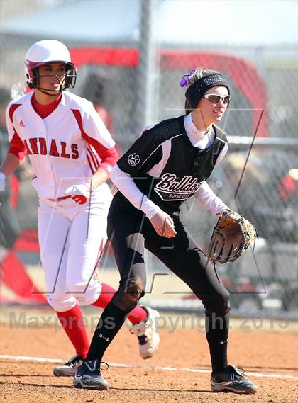 Thumbnail 1 in Van vs Royse City (Forney-North Forney Invitational) photogallery.