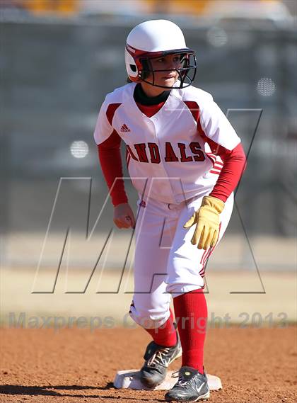 Thumbnail 2 in Van vs Royse City (Forney-North Forney Invitational) photogallery.