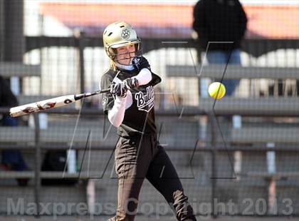 Thumbnail 3 in Van vs Royse City (Forney-North Forney Invitational) photogallery.
