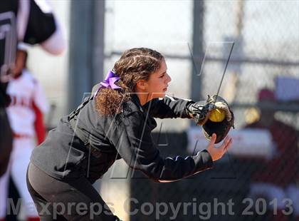 Thumbnail 2 in Van vs Royse City (Forney-North Forney Invitational) photogallery.