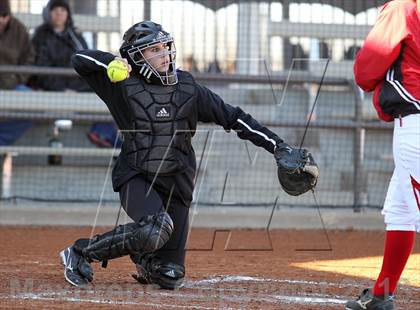 Thumbnail 1 in Van vs Royse City (Forney-North Forney Invitational) photogallery.