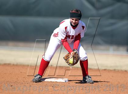 Thumbnail 3 in Van vs Royse City (Forney-North Forney Invitational) photogallery.