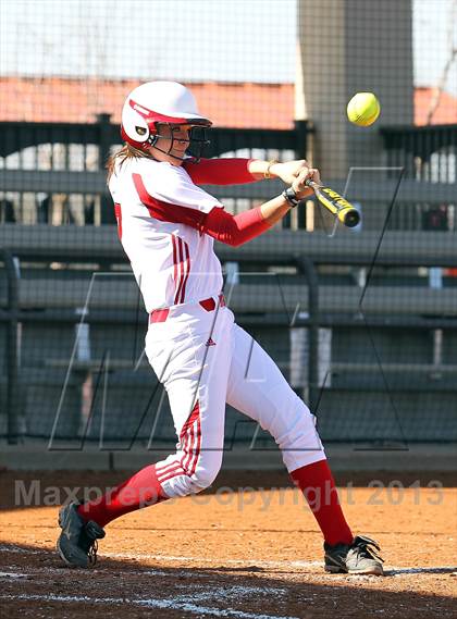 Thumbnail 3 in Van vs Royse City (Forney-North Forney Invitational) photogallery.