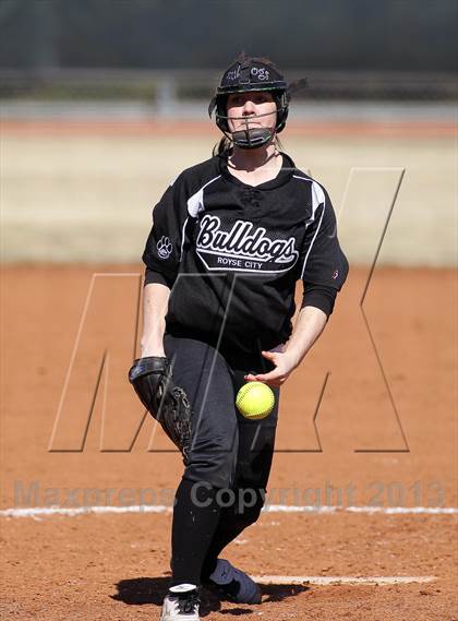 Thumbnail 1 in Van vs Royse City (Forney-North Forney Invitational) photogallery.